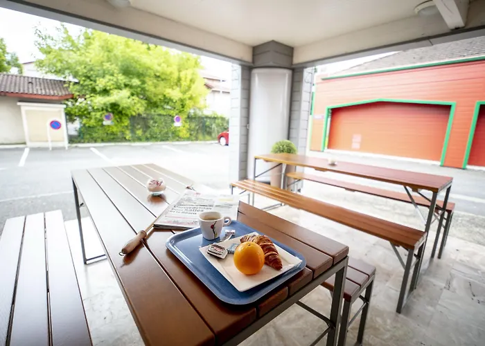 Ostal Universite - Sure Collection By Western Pau