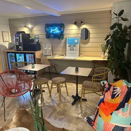 Hotel Ostal Universite